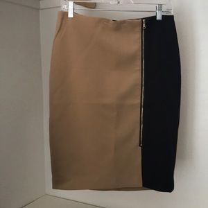 Ann Taylor tan and black pencil skirt. Size 6